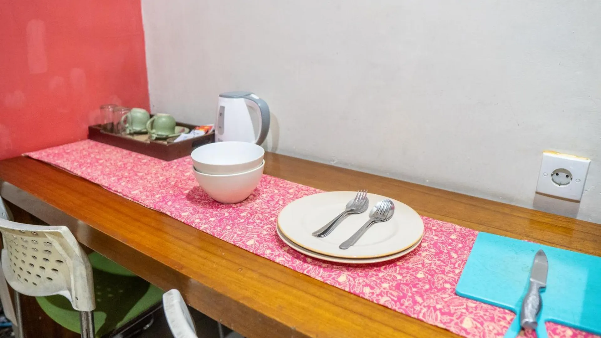 The Green Zhurga Suite Kerobokan