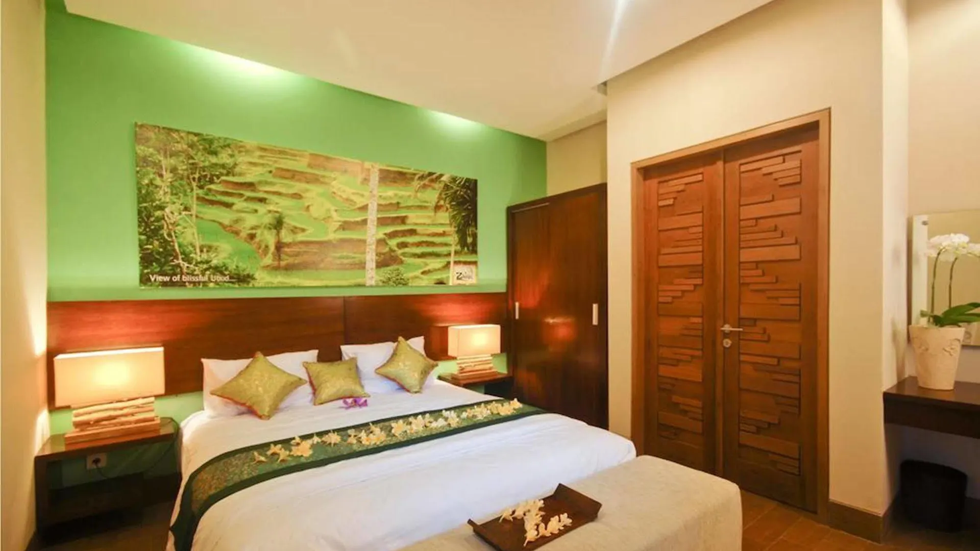 The Green Zhurga Suite Kerobokan
